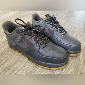 Nike Men's Charcoal and Mustard Sneakers